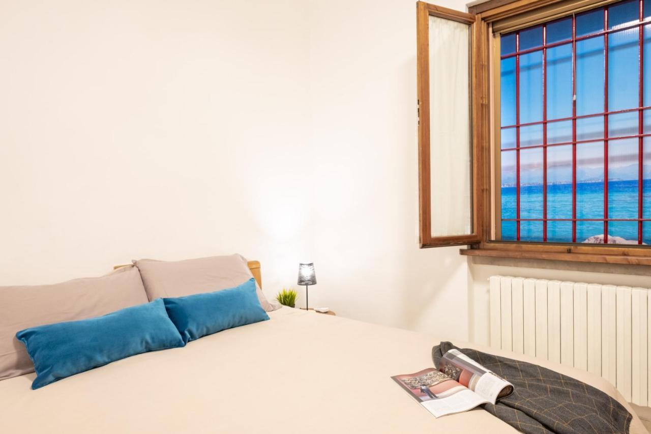 Casa Dolce Casa Desenzano - 2 Passi Dal Lago Apartment Десенцано дел Гарда Екстериор снимка